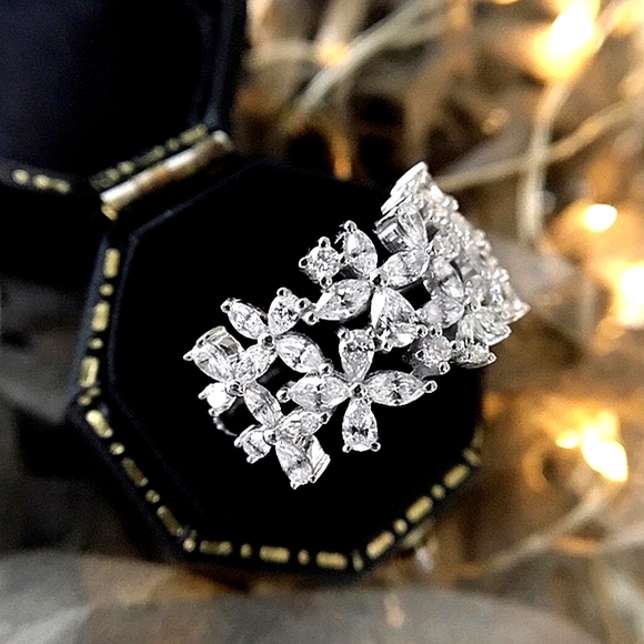 Diamond Flower Ring Stunning Simulated Stones Suze 8 - Picture 10 of 13